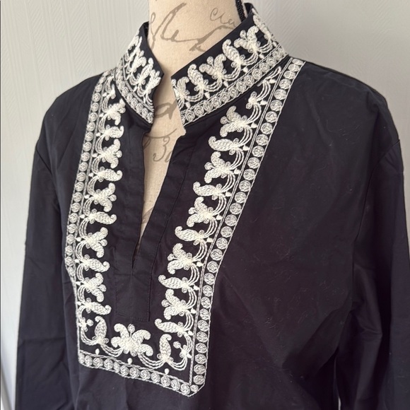 Dana Buchman XL Black Tunic with White Embroidery - Picture 5 of 8